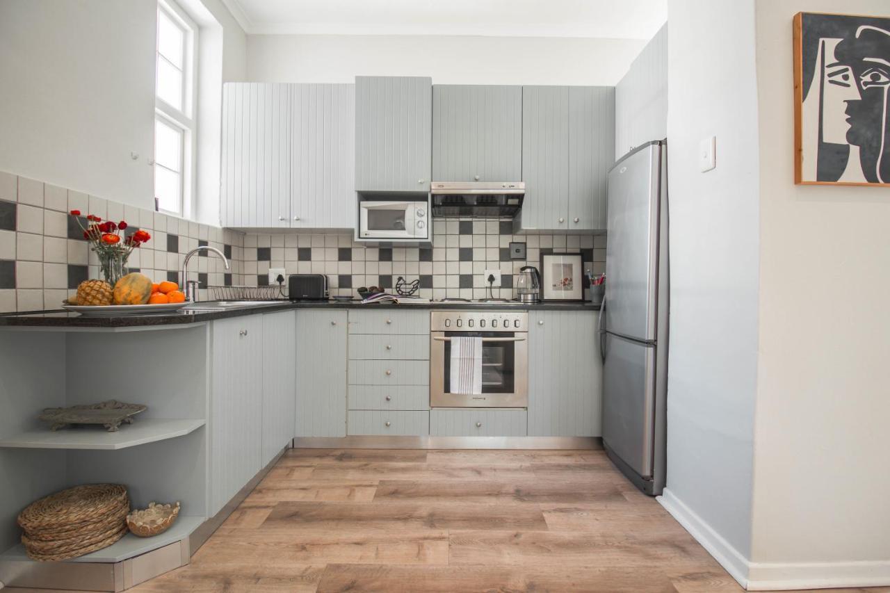 Victoria Court Two Bedroom Oasis In Trendy Long St Cape Town Eksteriør bilde