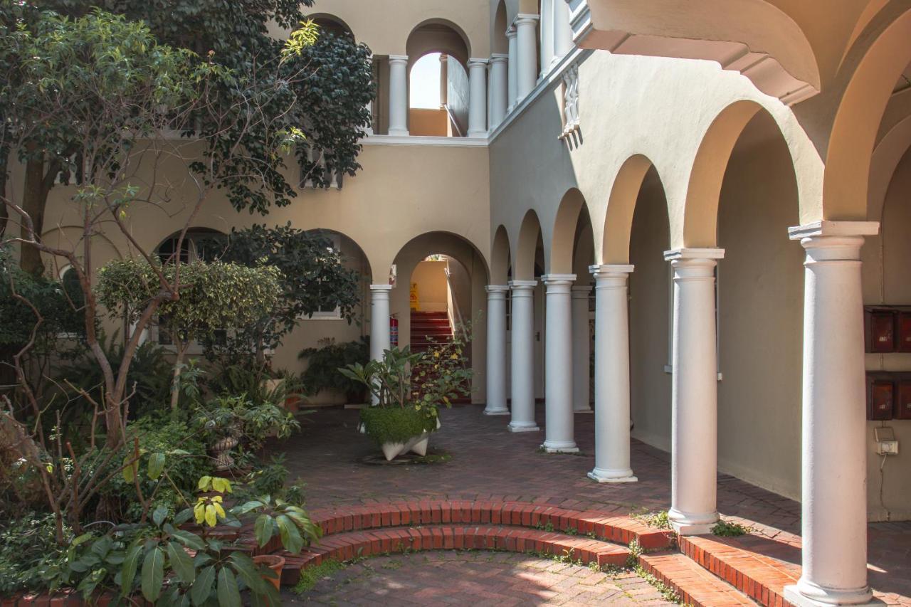 Victoria Court Two Bedroom Oasis In Trendy Long St Cape Town Eksteriør bilde
