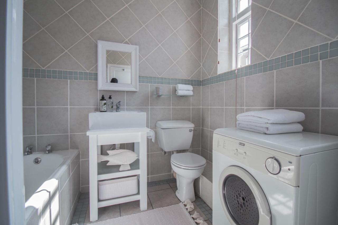 Victoria Court Two Bedroom Oasis In Trendy Long St Cape Town Eksteriør bilde